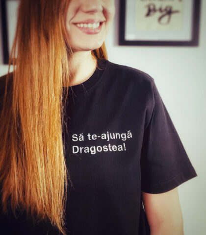 Tricou  cu broderie ‘’Dragostea’'